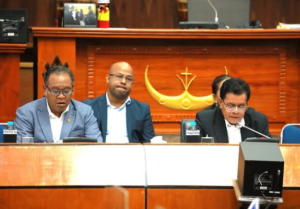 MINISTÉRIU SAÚDE MARKA AUDÉNSIA PÚBLIKA HO KOMISAUN F PARLAMENTU NASIONÁL